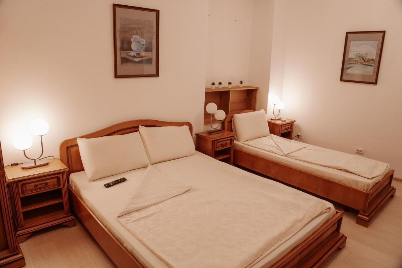 Escape Pensiune Bechet Kültér fotó