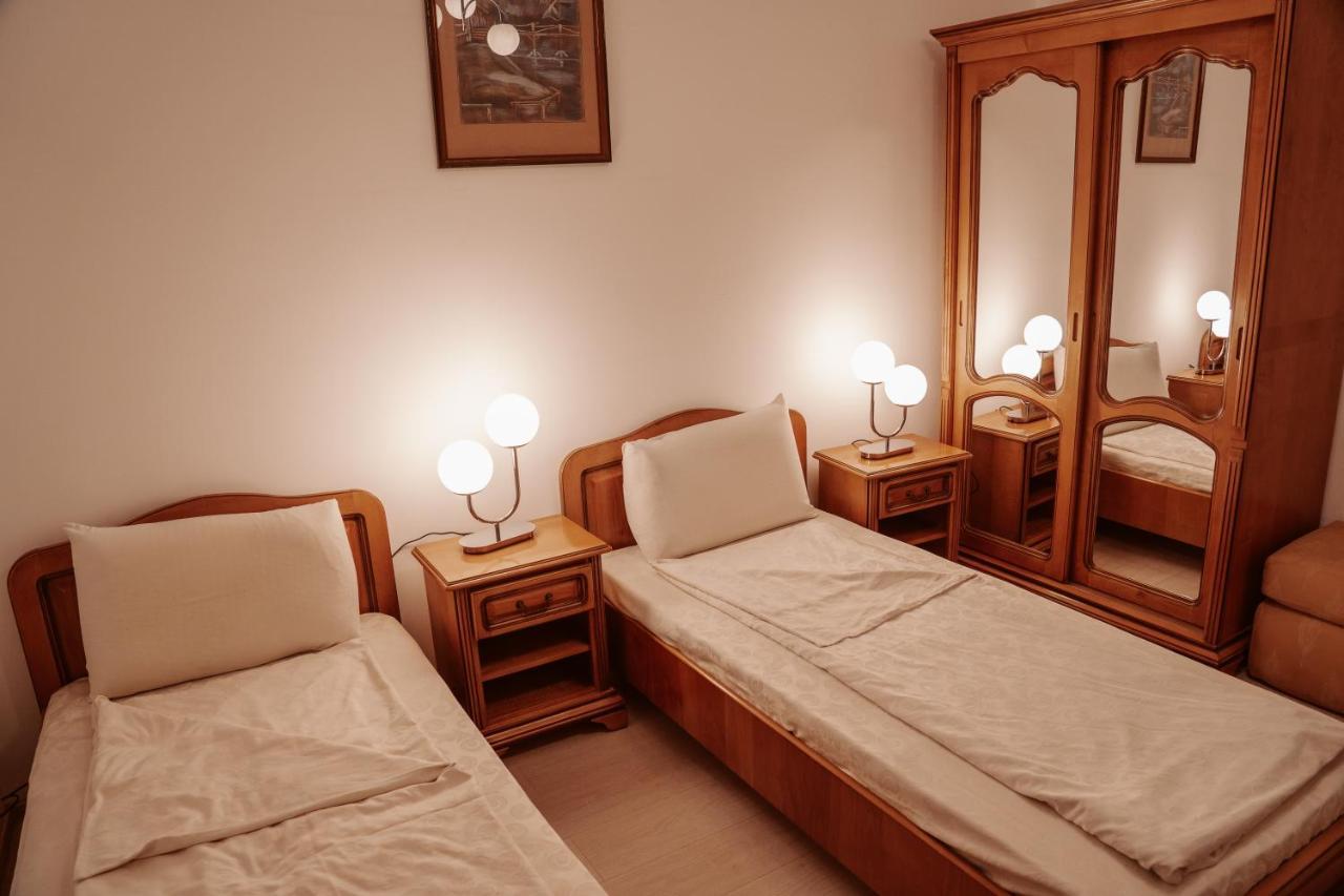 Escape Pensiune Bechet Kültér fotó